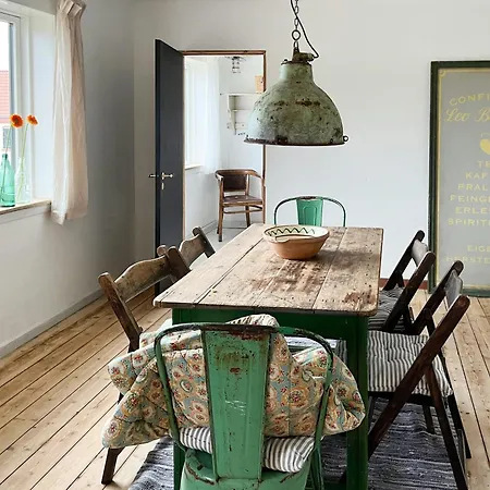 Rustic Beauty In Thy's Dramatic Nature Casa de Férias